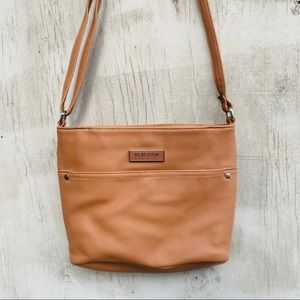5/$20💛KENNETH COLE Tan Crossbody Bag